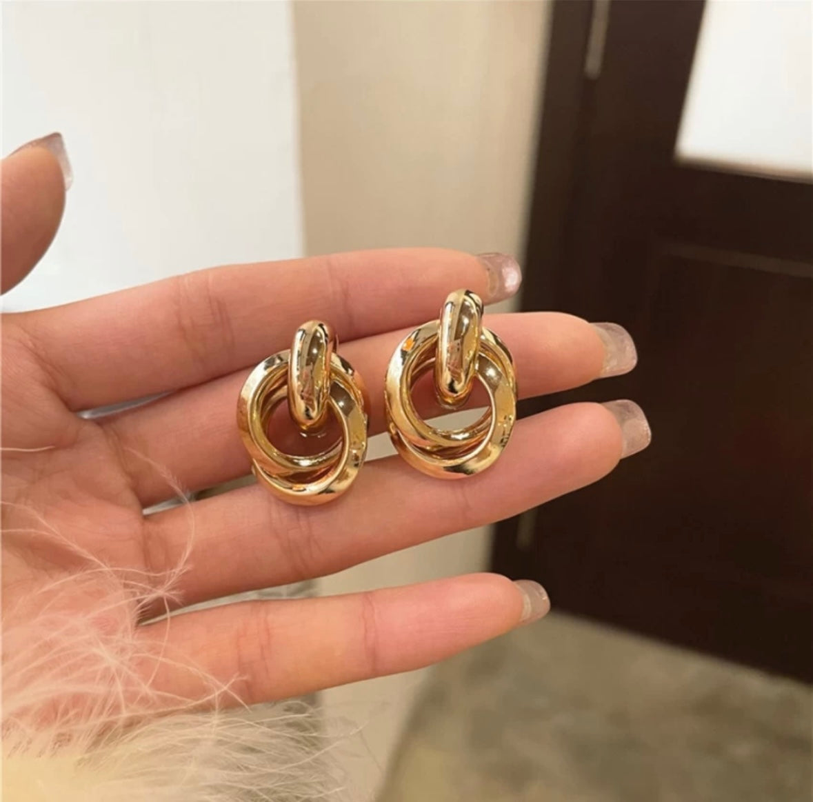 Elegant earrings