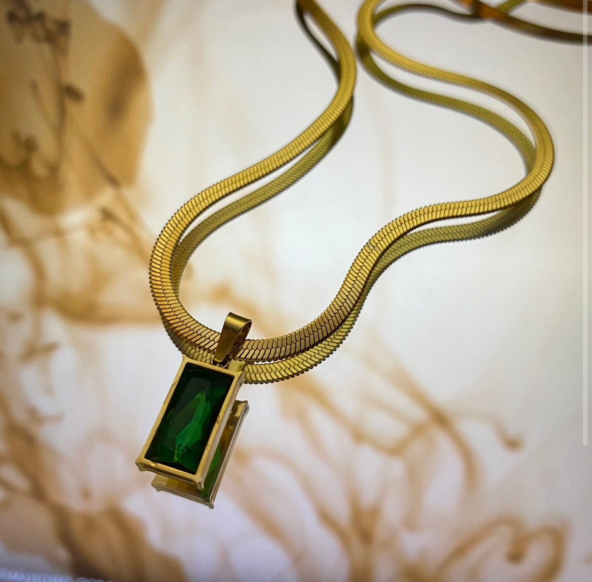 Emerald neckpiece