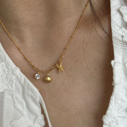 Shell star neckpiece