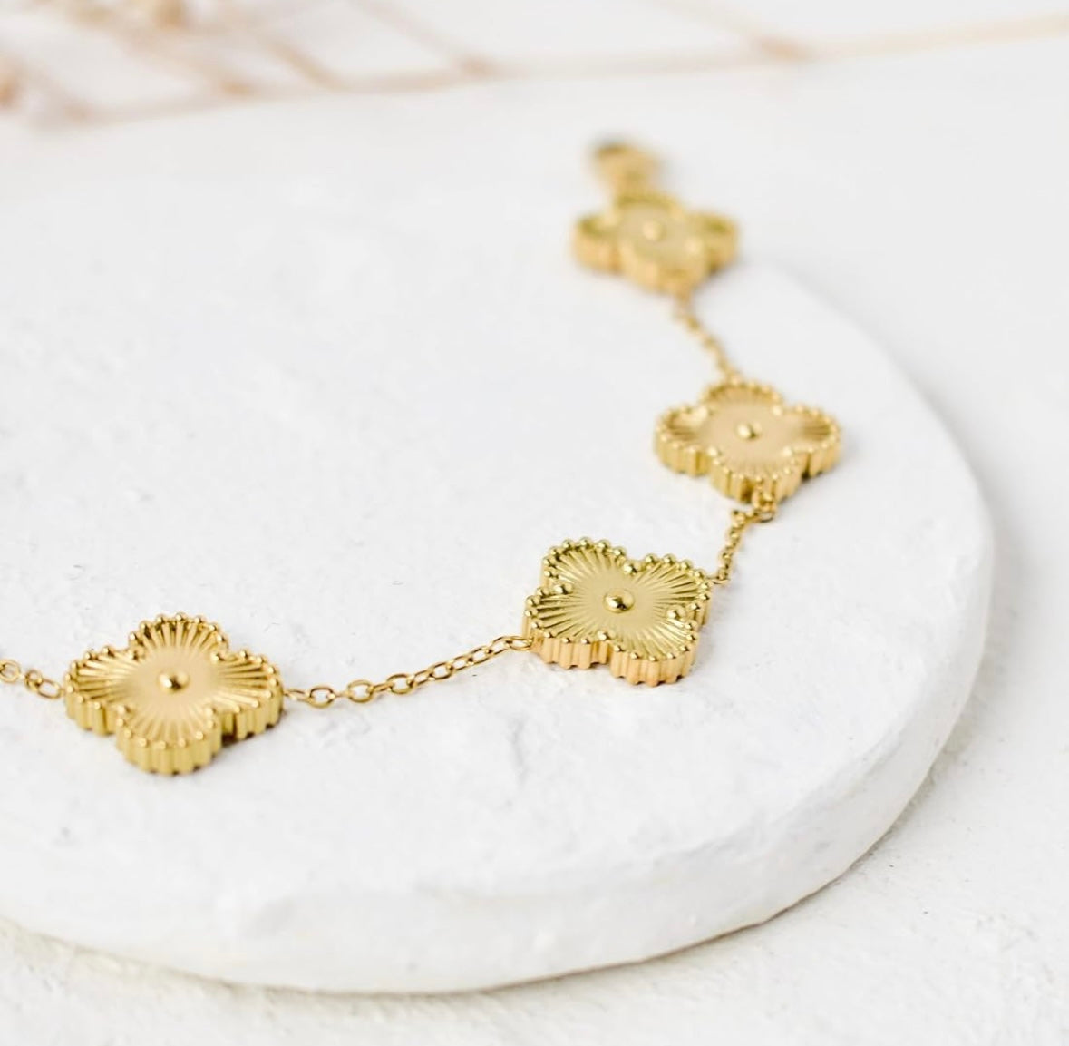 Golden clover bracelet