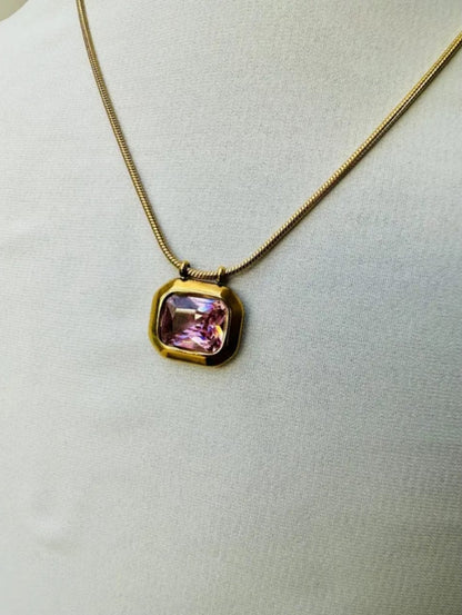Vintage & Chic Neckpiece