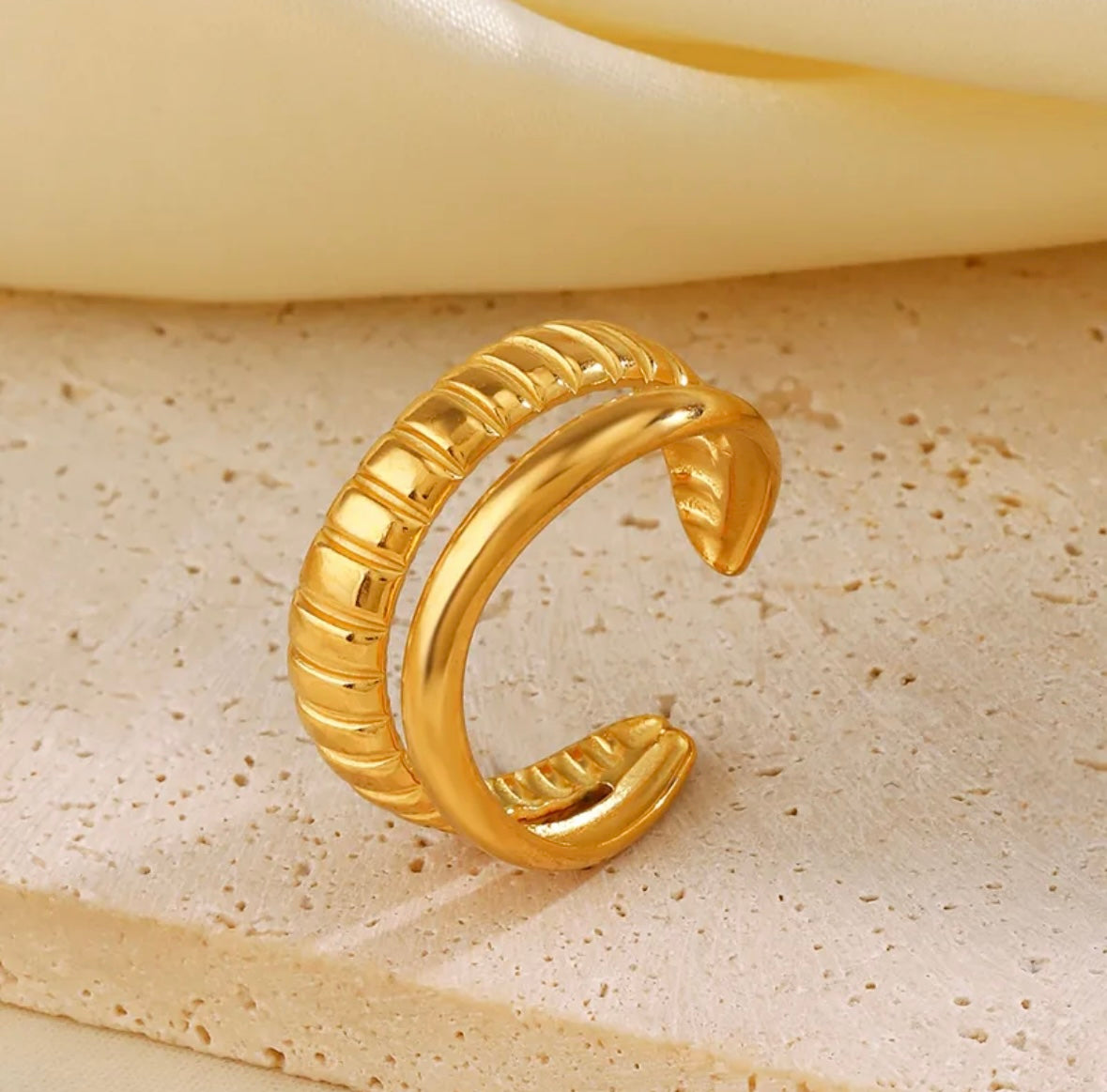 Chunky adjustable ring