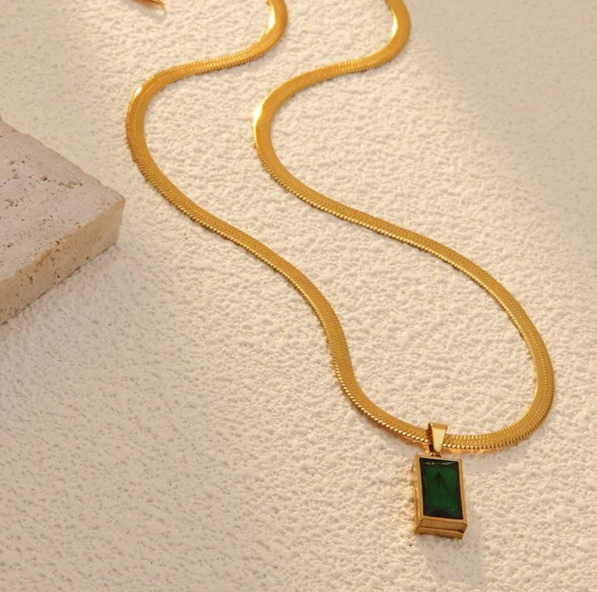 Emerald neckpiece