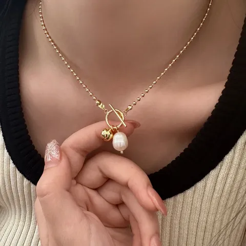 Elegant Pearl Necklace