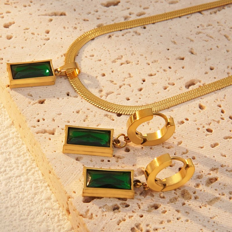 Emerald neckpiece