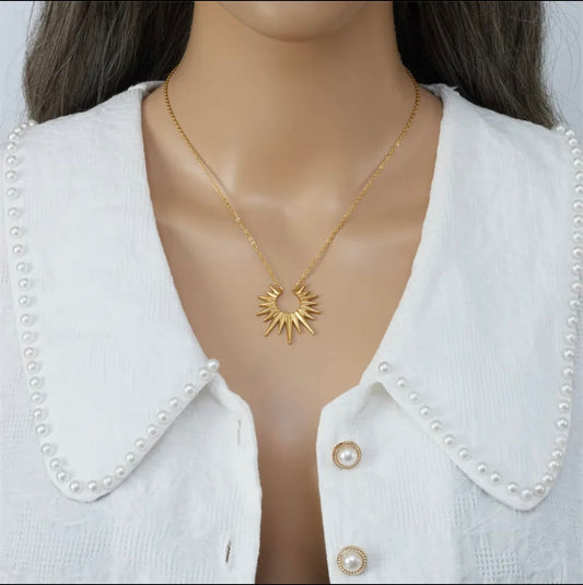 Small sun neckpiece
