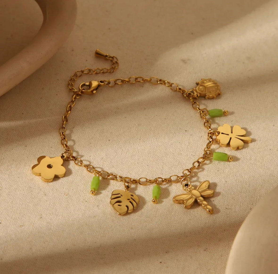 Four leaf bracelet